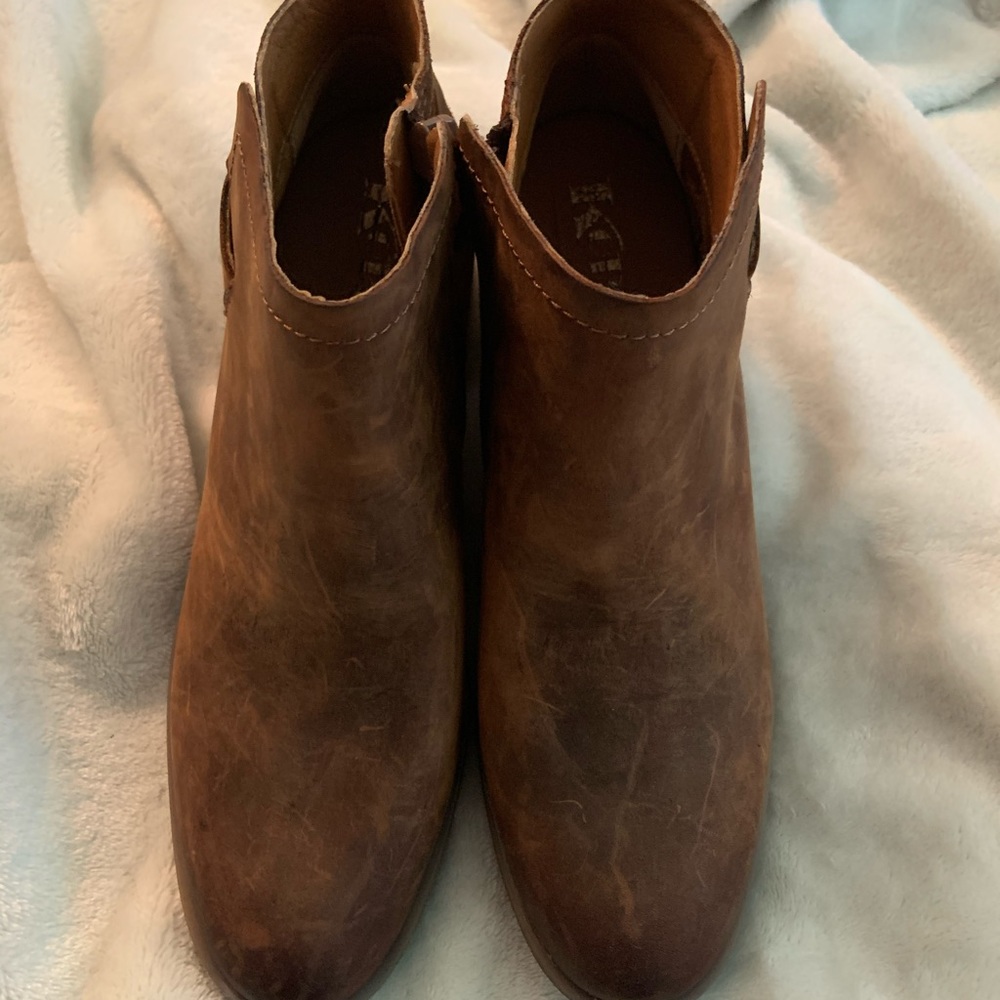 Korks Sonya Ankle Booties